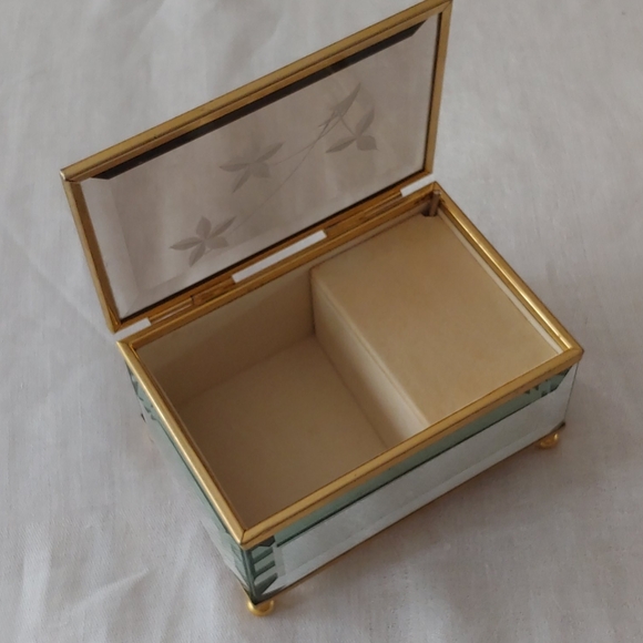 Vintage Etched Music Box - Picture 9 of 15